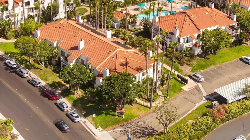 9302 Twin Trails Dr #204 San Diego, CA 92129