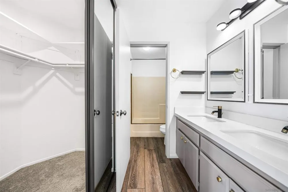9302 Twin Trails Dr #204 San Diego, CA 92129