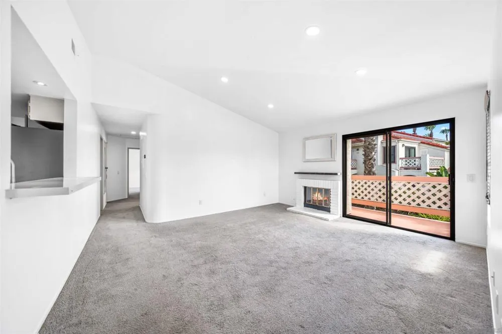 9302 Twin Trails Dr #204 San Diego, CA 92129