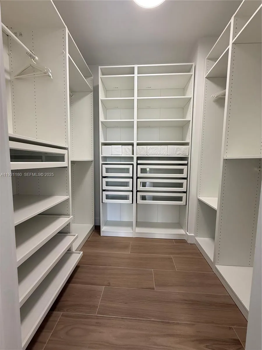 20191 E Country Club Dr #504 Aventura, FL 33180