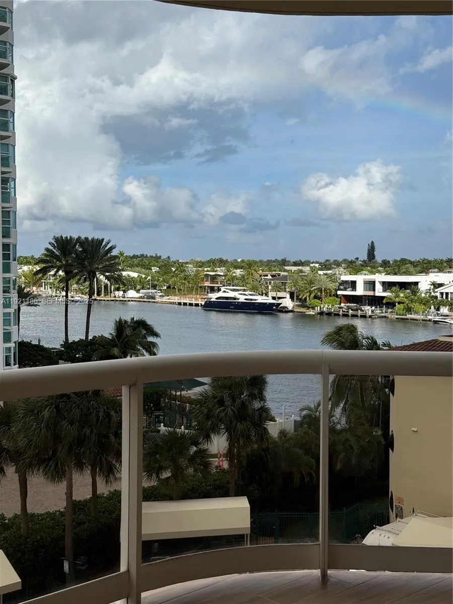 20191 E Country Club Dr #504 Aventura, FL 33180