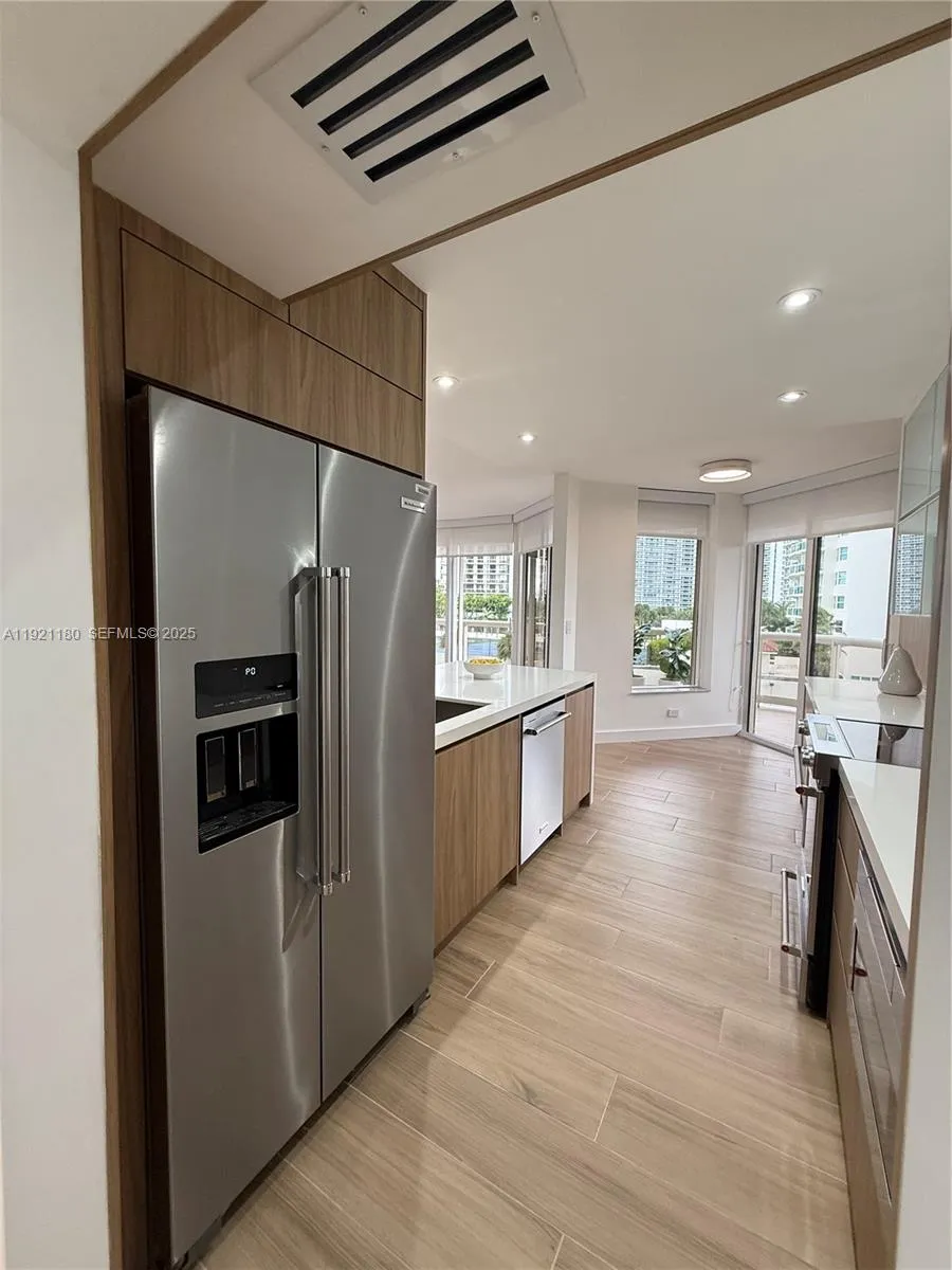 20191 E Country Club Dr #504 Aventura, FL 33180