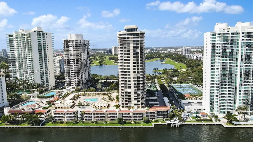 20191 E Country Club Dr #504 Aventura, FL 33180