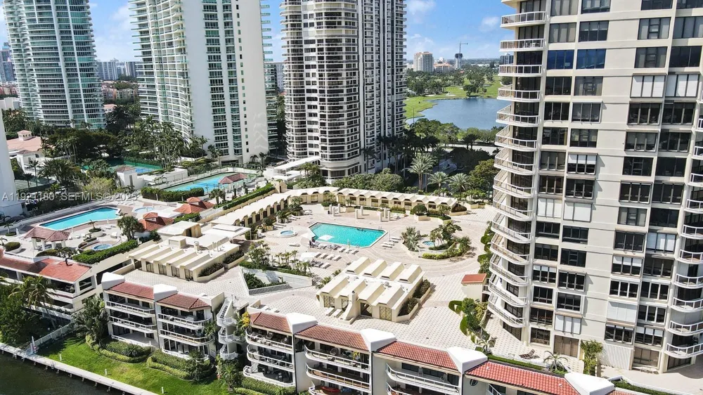 20191 E Country Club Dr #504 Aventura, FL 33180