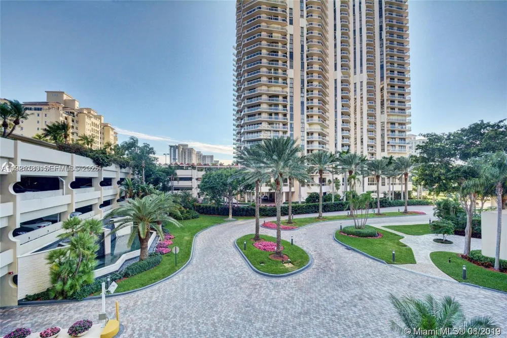 20191 E Country Club Dr #504 Aventura, FL 33180