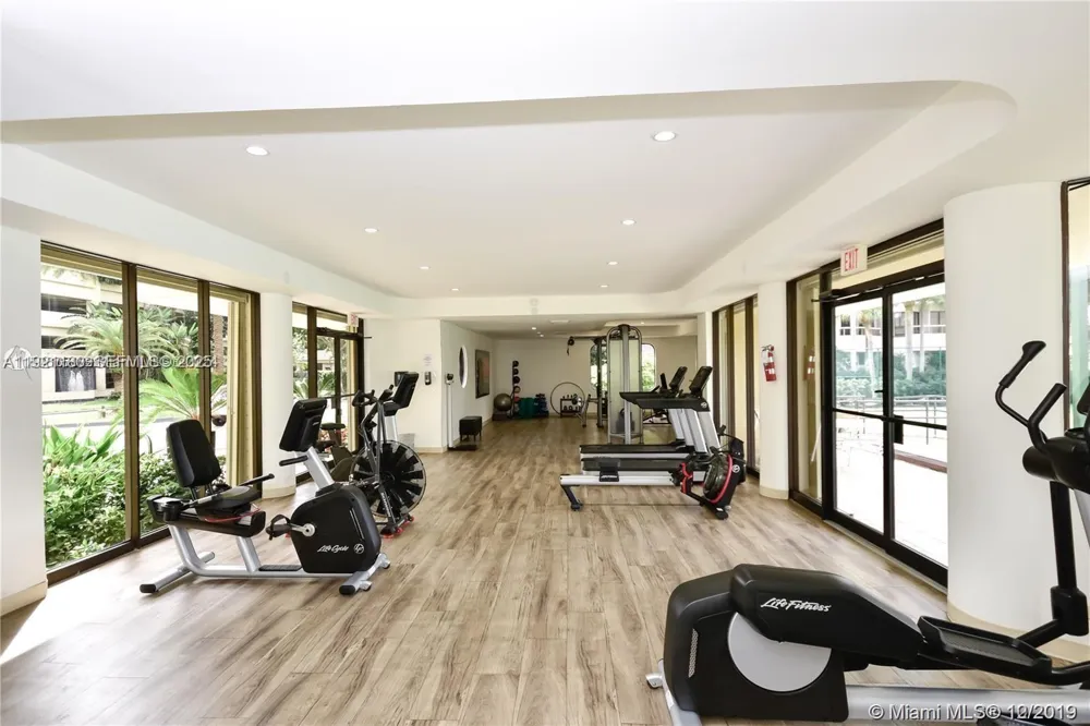 20191 E Country Club Dr #504 Aventura, FL 33180