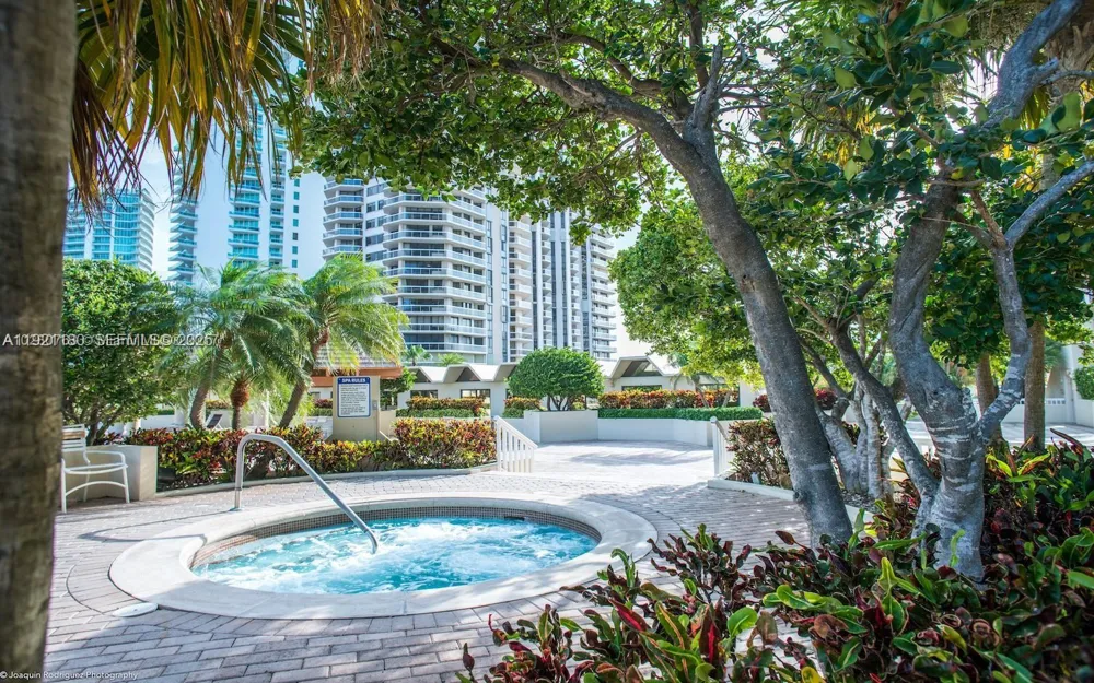 20191 E Country Club Dr #504 Aventura, FL 33180