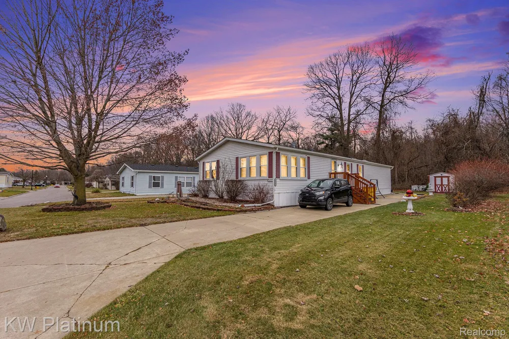 8042 Harbour Drive Ira Township, MI 48023