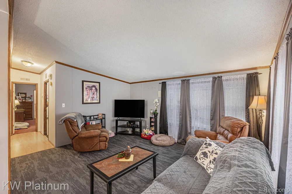 8042 Harbour Drive Ira Township, MI 48023