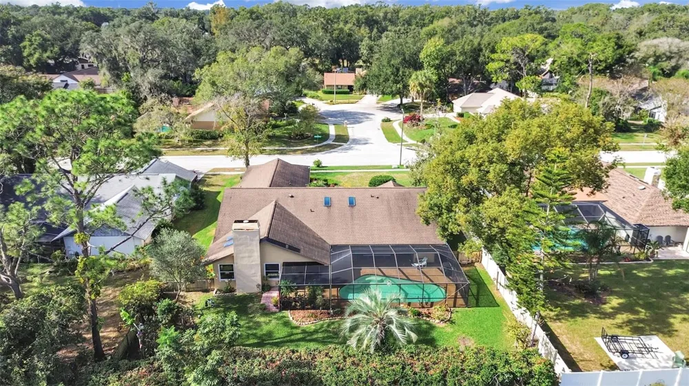 305 RUNNING HORSE ROAD Seffner, FL 33584
