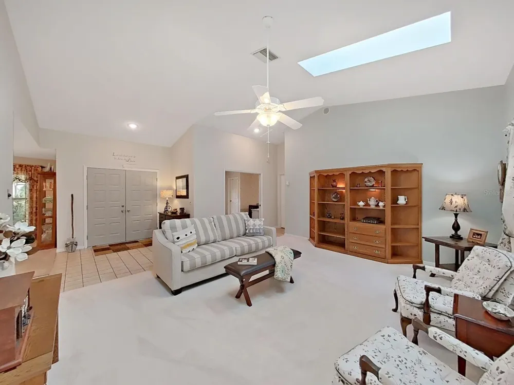 305 RUNNING HORSE ROAD Seffner, FL 33584