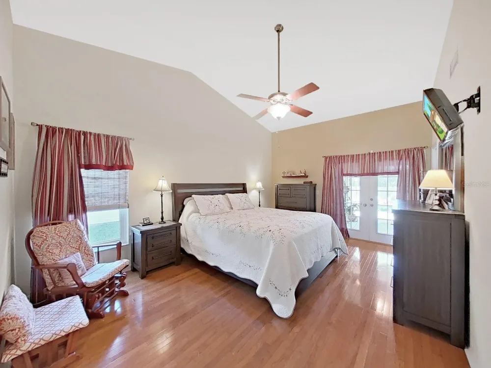 305 RUNNING HORSE ROAD Seffner, FL 33584