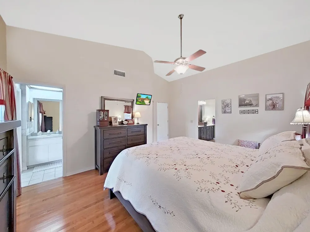 305 RUNNING HORSE ROAD Seffner, FL 33584