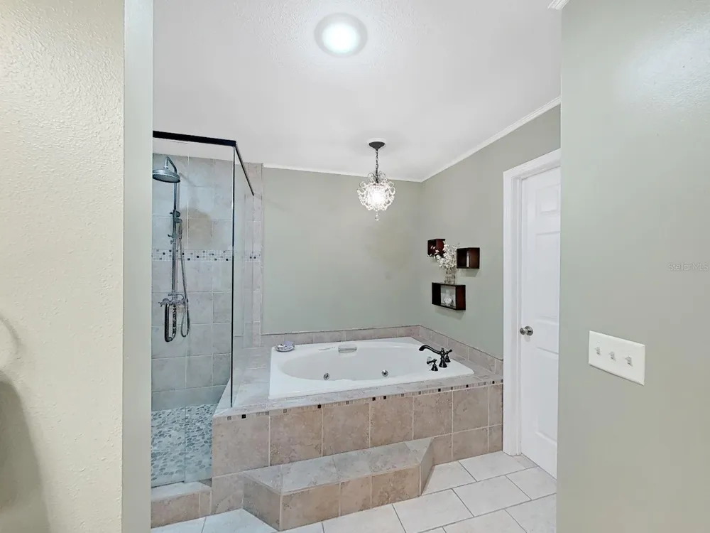 305 RUNNING HORSE ROAD Seffner, FL 33584