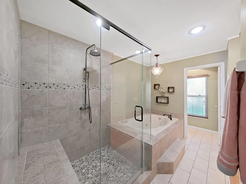 305 RUNNING HORSE ROAD Seffner, FL 33584