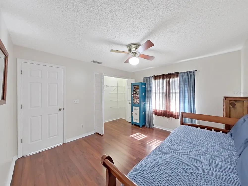305 RUNNING HORSE ROAD Seffner, FL 33584