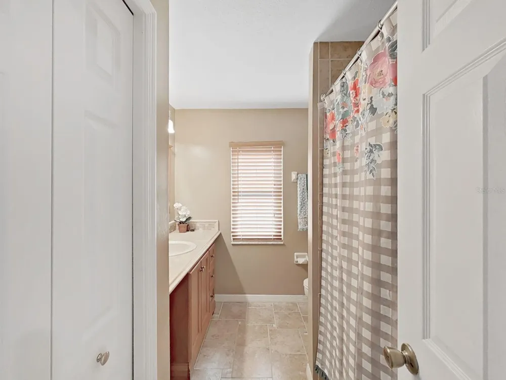 305 RUNNING HORSE ROAD Seffner, FL 33584