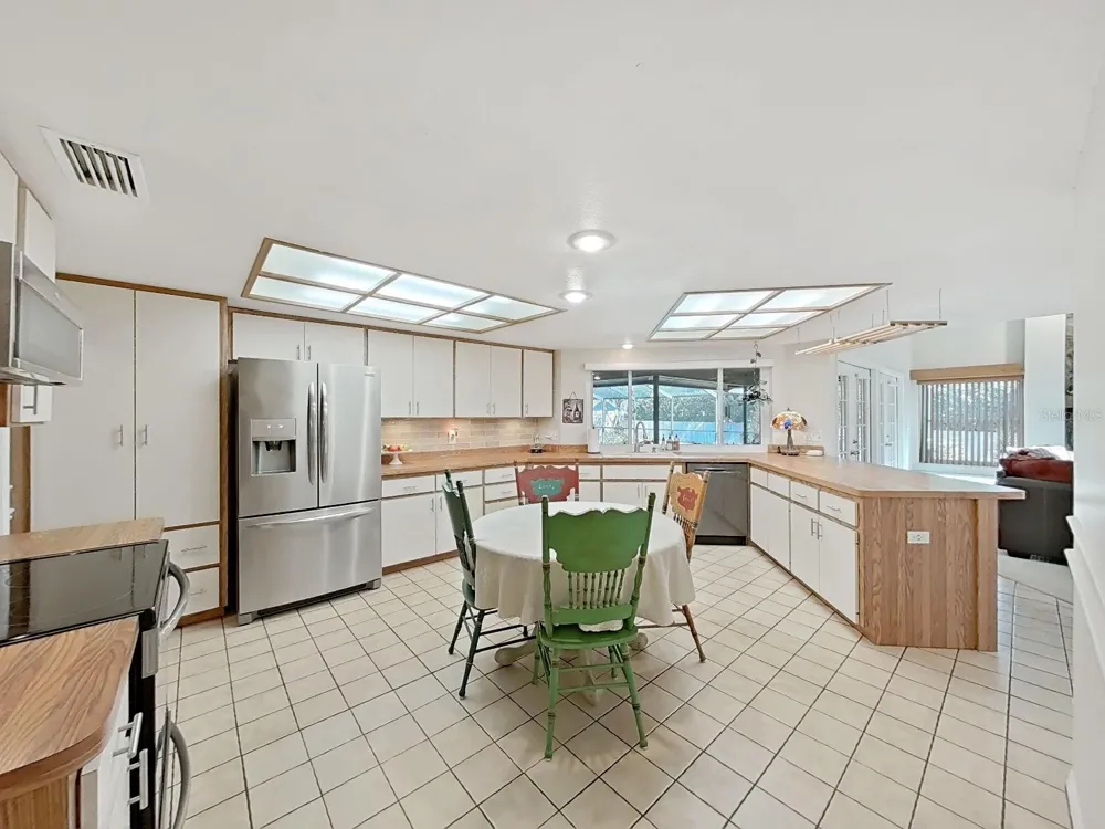 305 RUNNING HORSE ROAD Seffner, FL 33584