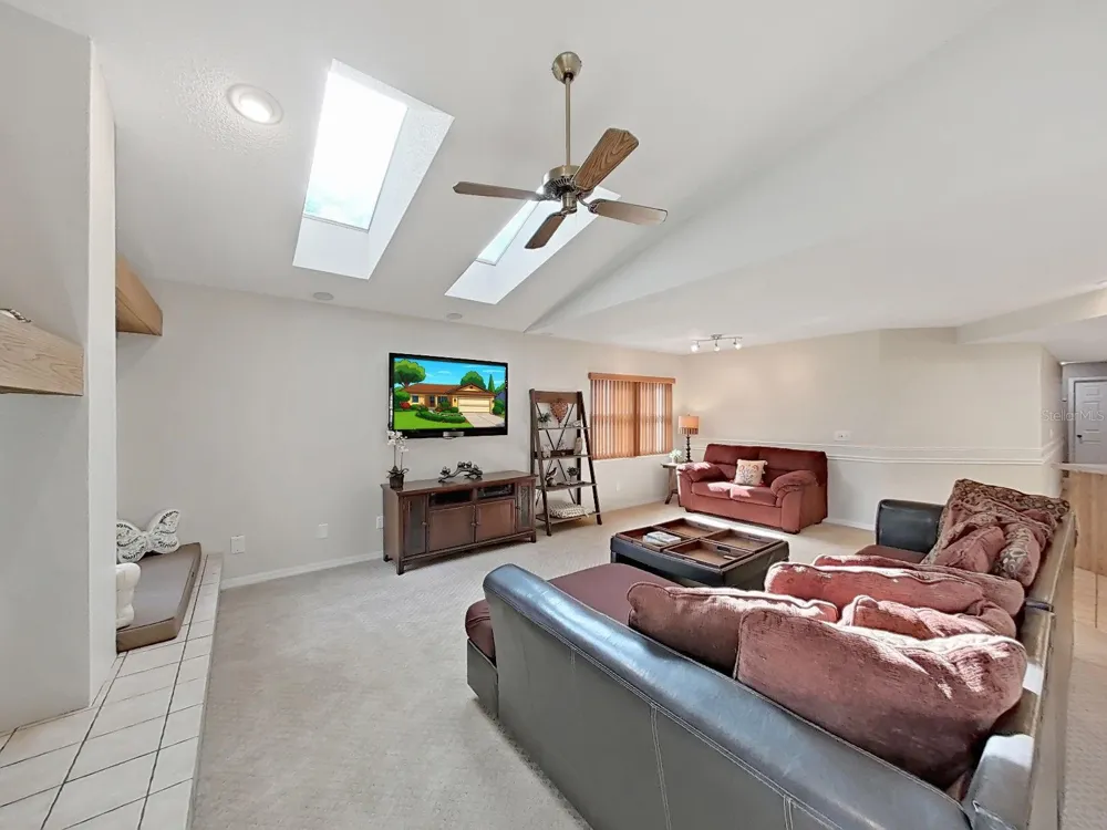 305 RUNNING HORSE ROAD Seffner, FL 33584