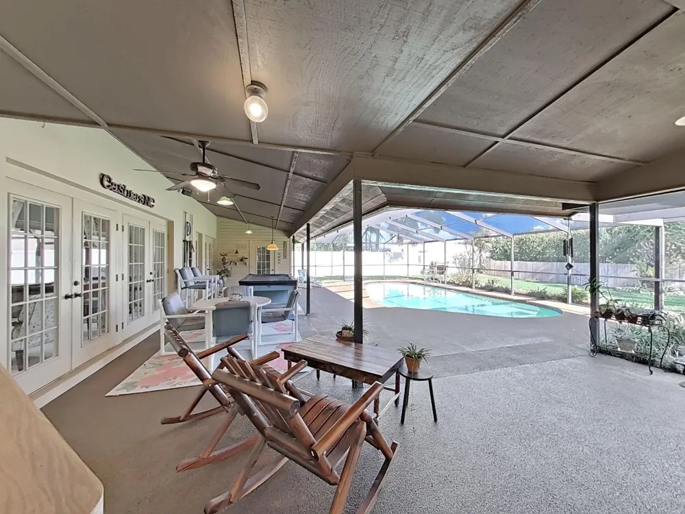 305 RUNNING HORSE ROAD Seffner, FL 33584