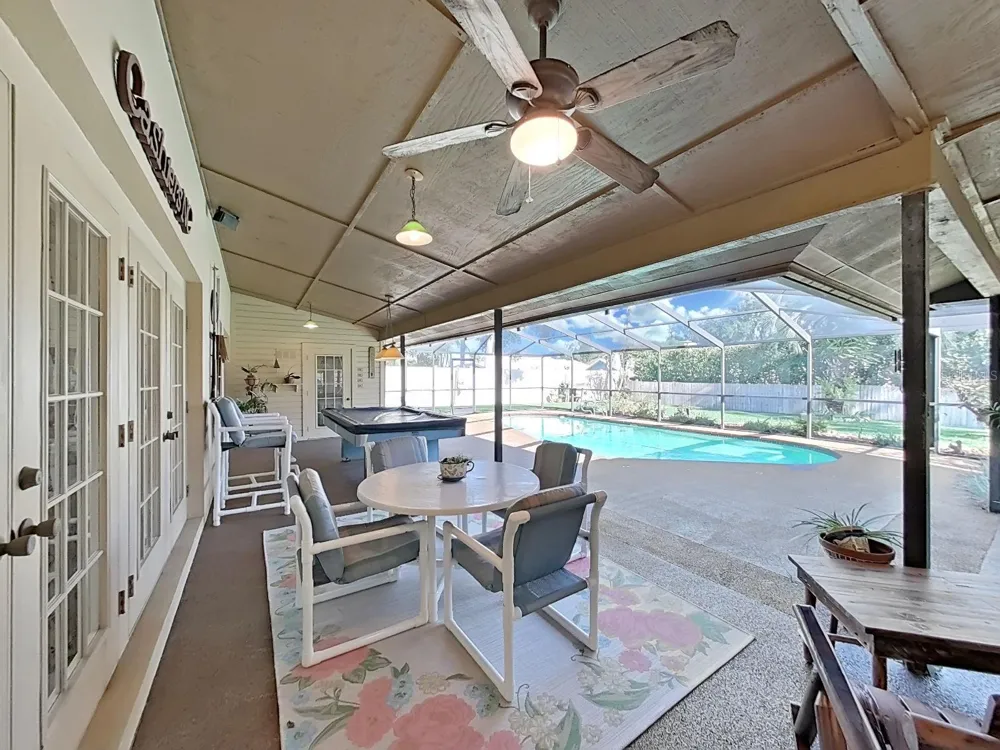 305 RUNNING HORSE ROAD Seffner, FL 33584