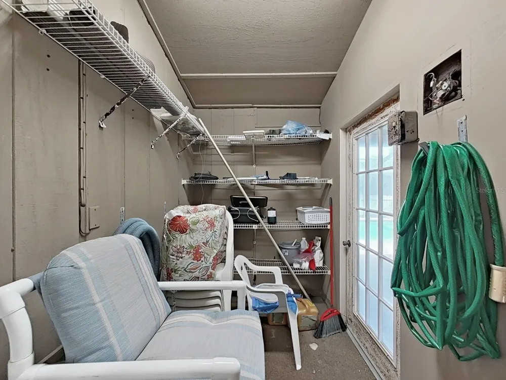 305 RUNNING HORSE ROAD Seffner, FL 33584
