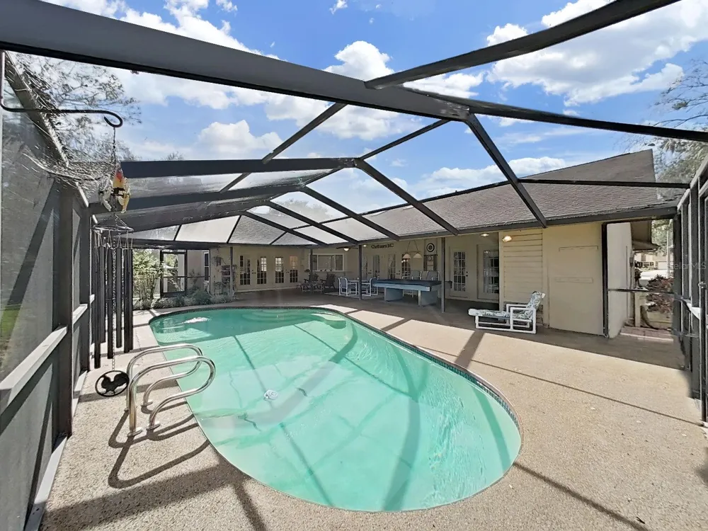 305 RUNNING HORSE ROAD Seffner, FL 33584