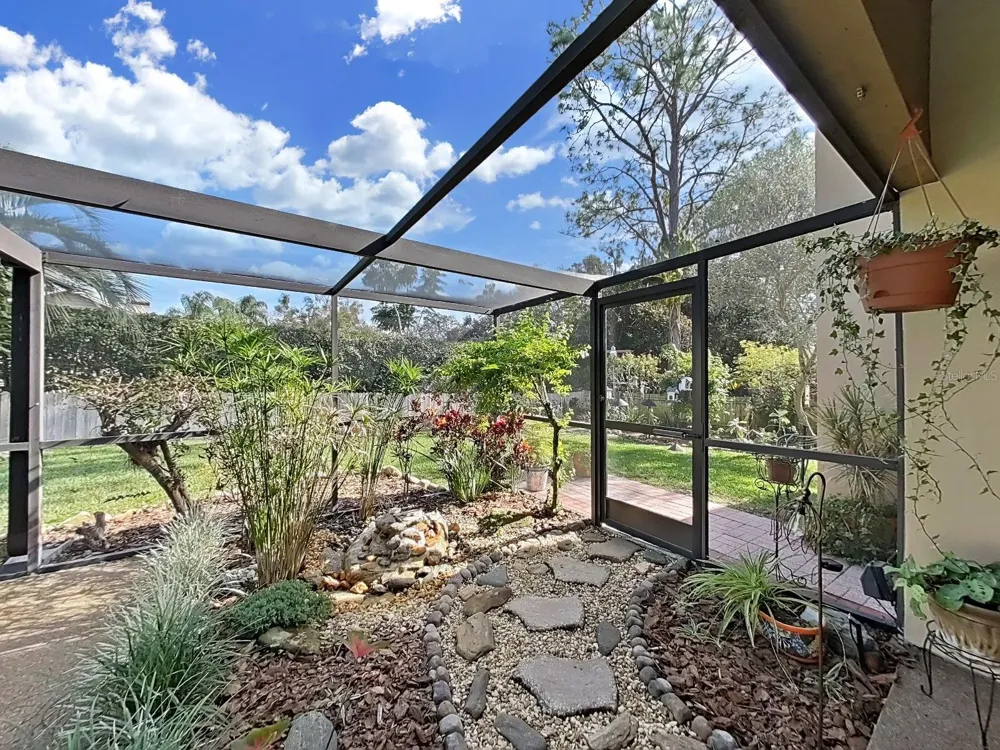 305 RUNNING HORSE ROAD Seffner, FL 33584