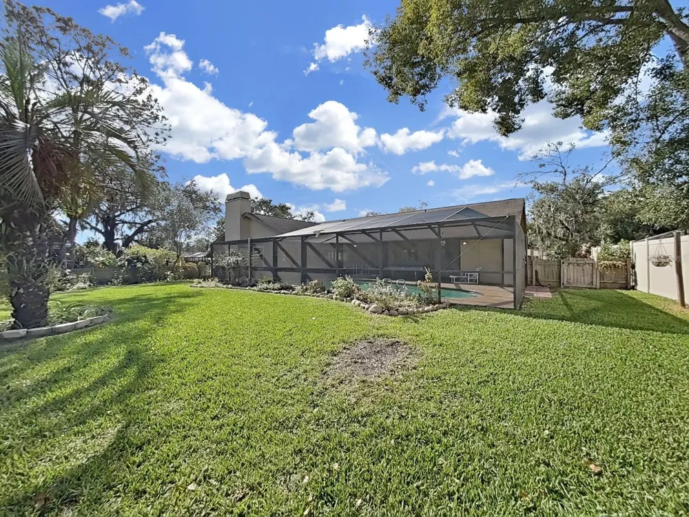 305 RUNNING HORSE ROAD Seffner, FL 33584
