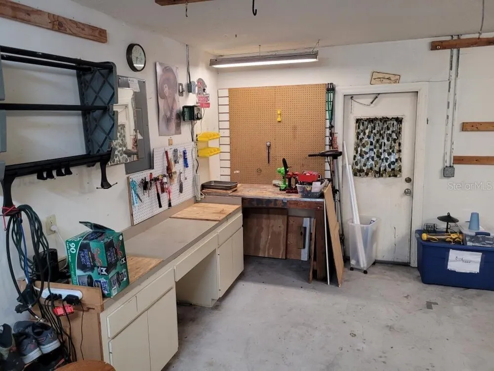 305 RUNNING HORSE ROAD Seffner, FL 33584