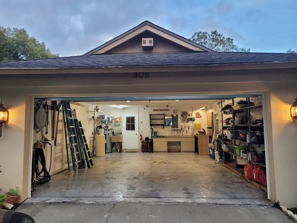 305 RUNNING HORSE ROAD Seffner, FL 33584
