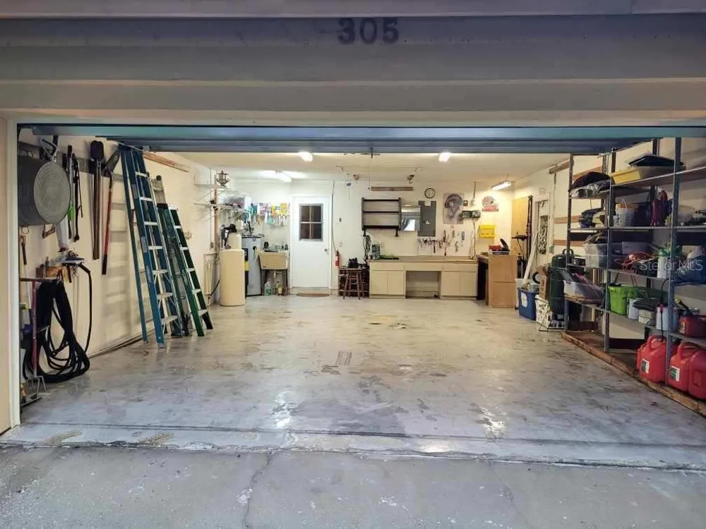 305 RUNNING HORSE ROAD Seffner, FL 33584