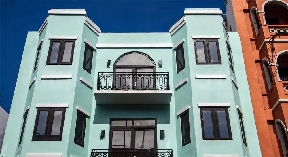 319 RECINTO SUR STREET #5 San Juan, PR 00901