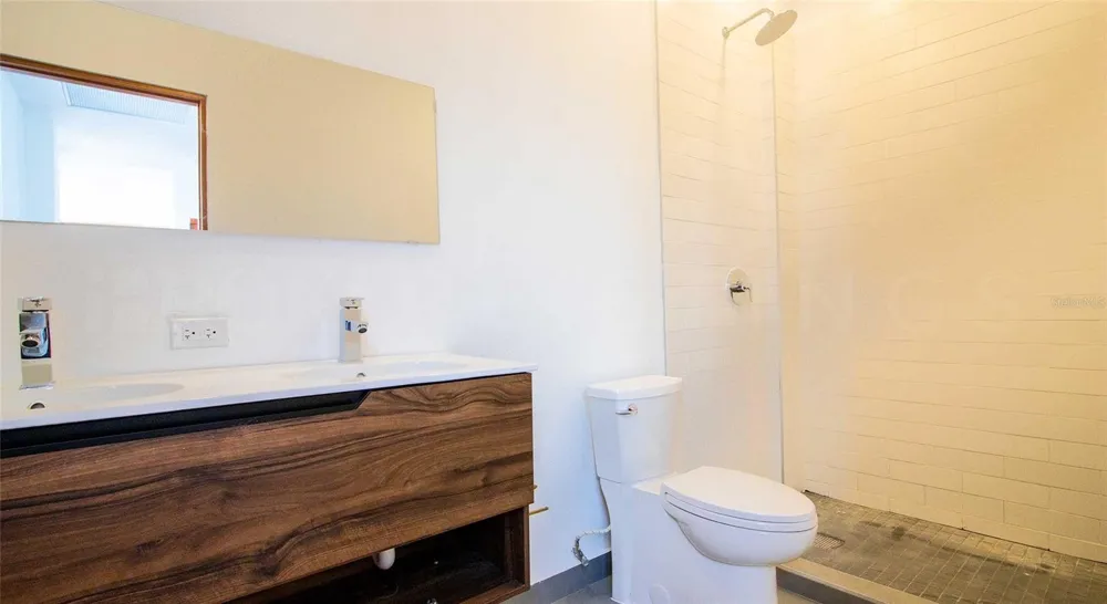 319 RECINTO SUR STREET #5 San Juan, PR 00901