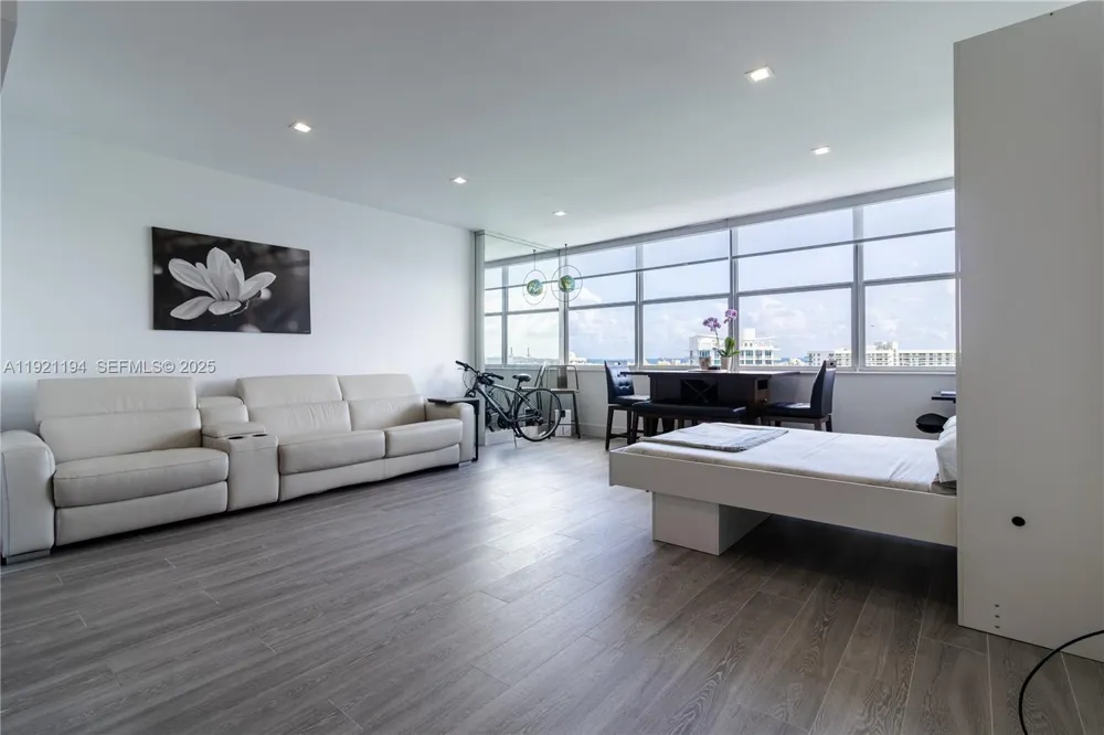 20 E Island Ave #1415 Miami Beach, FL 33139