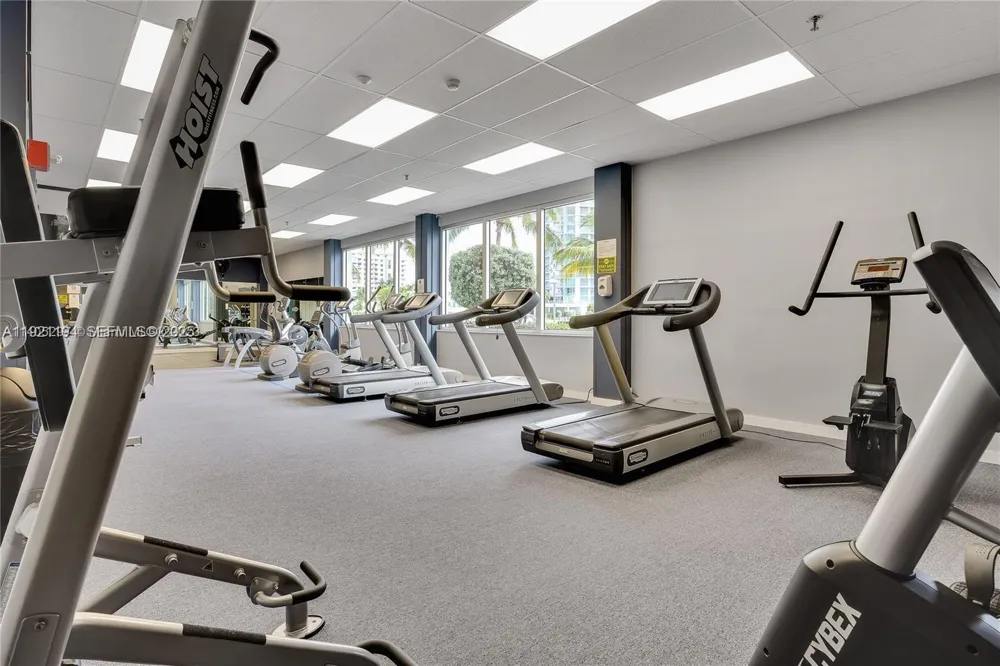 20 E Island Ave #1415 Miami Beach, FL 33139