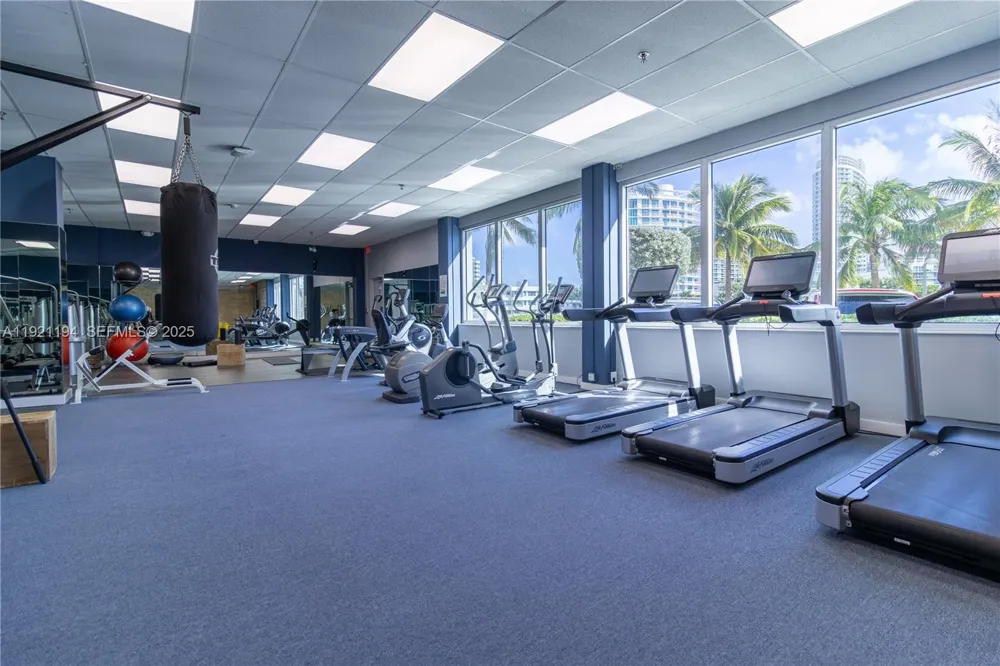 20 E Island Ave #1415 Miami Beach, FL 33139
