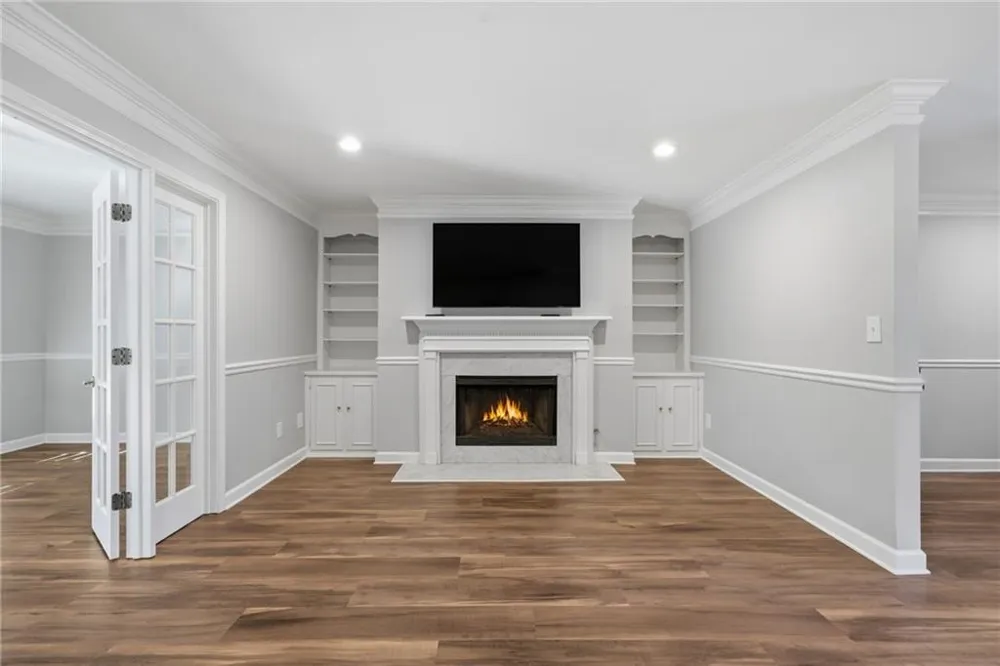 101 Woodcliff Drive #101