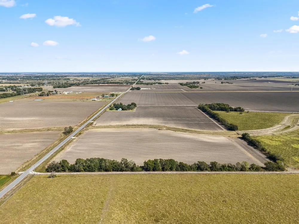 Vrlla Road Guy, TX 77444