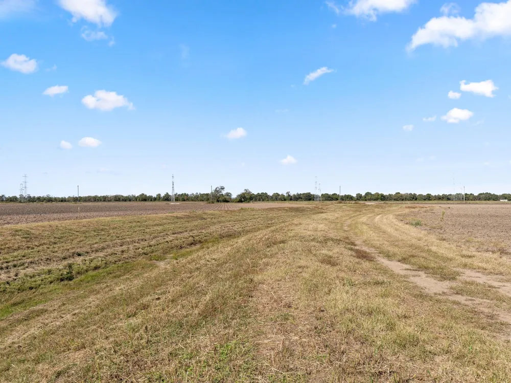 Vrlla Road Guy, TX 77444