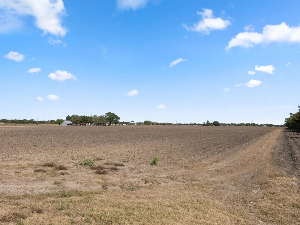 Vrlla Road Guy, TX 77444
