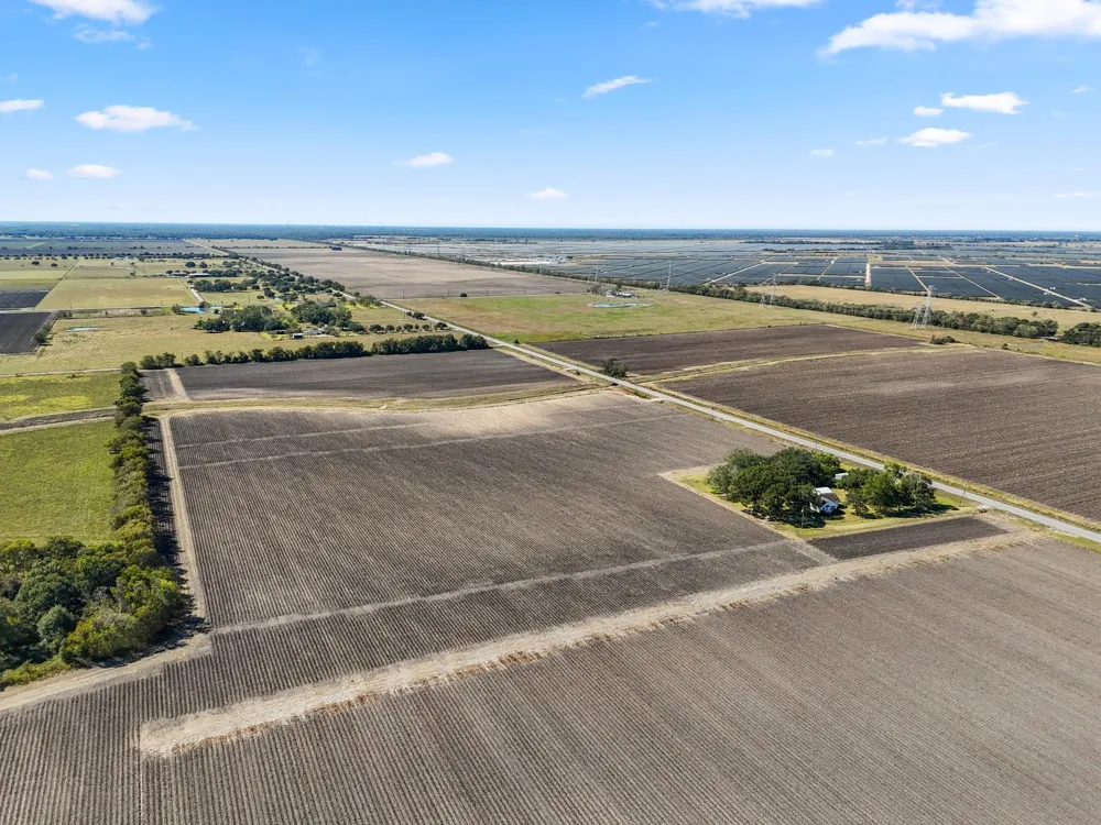Vrlla Road Guy, TX 77444