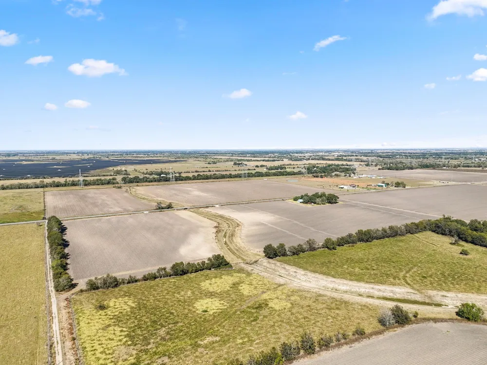 Vrlla Road Guy, TX 77444