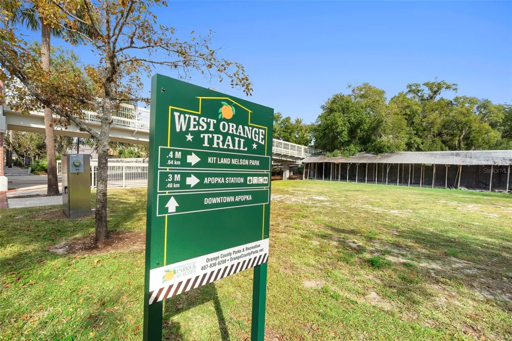 215 E 5TH STREET Apopka, FL 32703