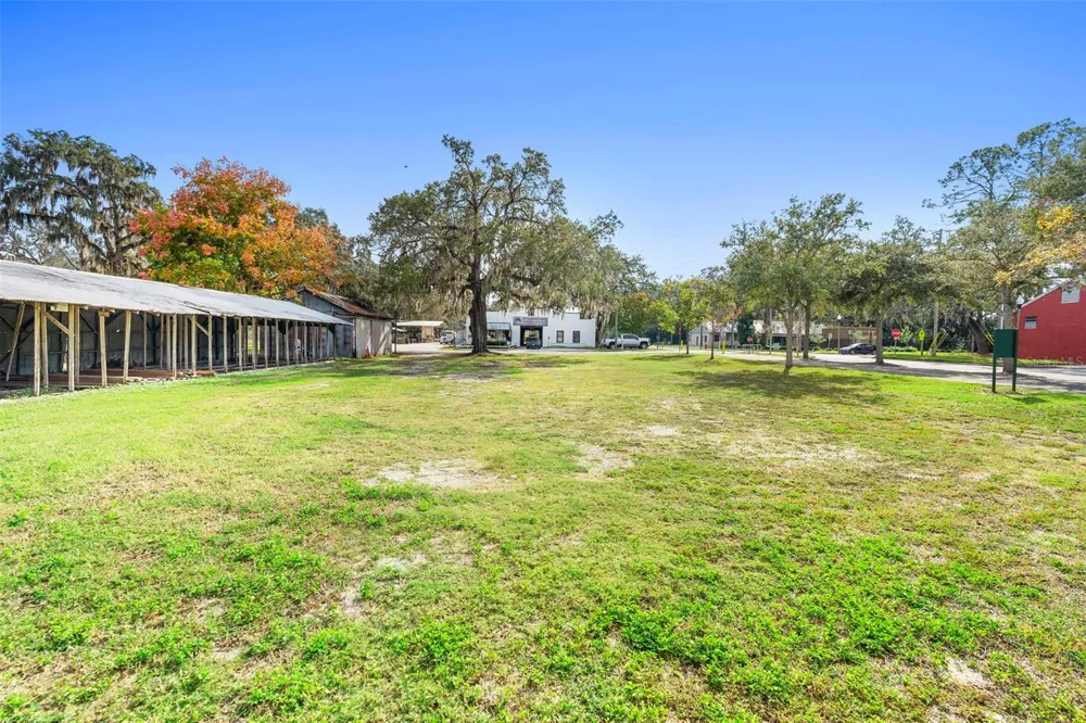 215 E 5TH STREET Apopka, FL 32703
