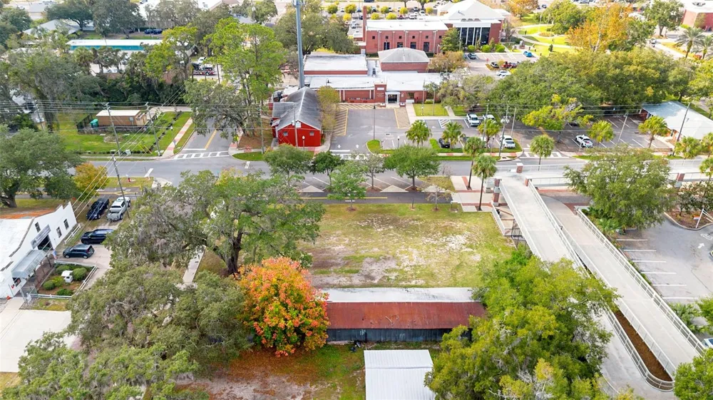 215 E 5TH STREET Apopka, FL 32703
