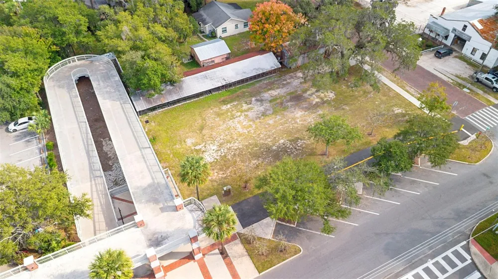 215 E 5TH STREET Apopka, FL 32703