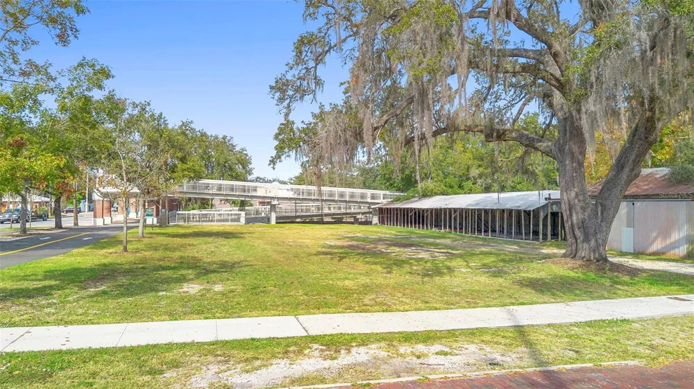 215 E 5TH STREET Apopka, FL 32703