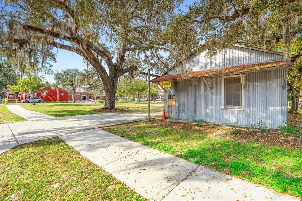 215 E 5TH STREET Apopka, FL 32703
