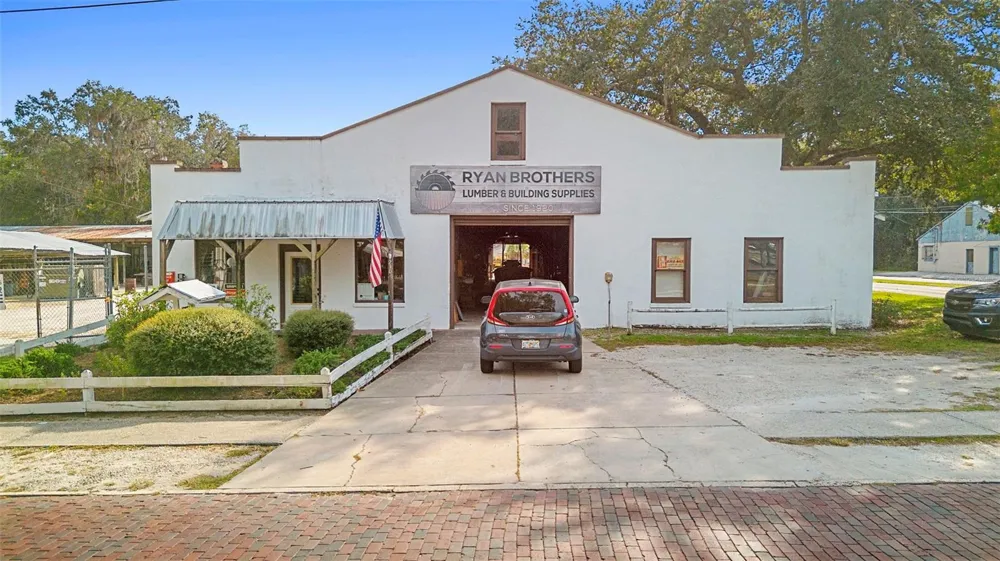 215 E 5TH STREET Apopka, FL 32703